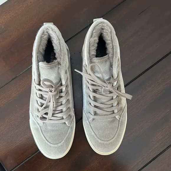 Sneakers - Picture 3 of 5